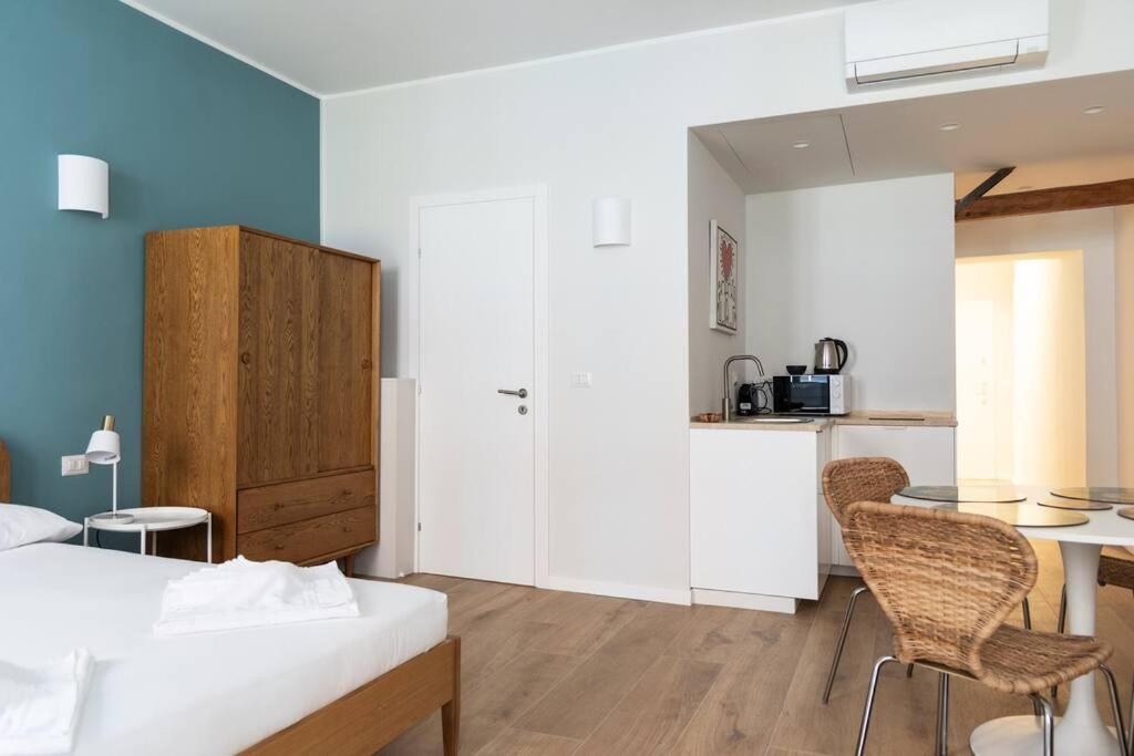 Youhosty - Ticinese Suite 1 Милан Экстерьер фото