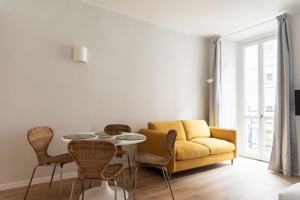 Youhosty - Ticinese Suite 1 Милан Экстерьер фото