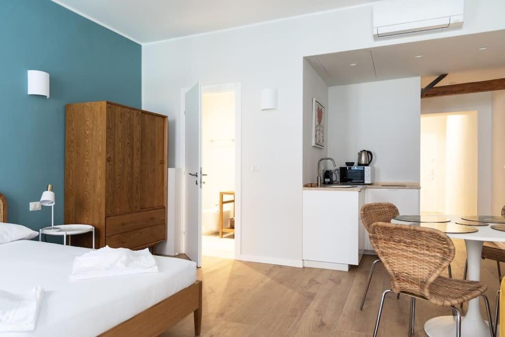 Youhosty - Ticinese Suite 1 Милан Экстерьер фото