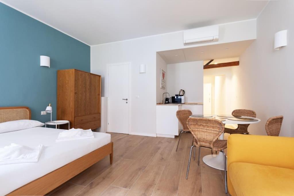 Youhosty - Ticinese Suite 1 Милан Экстерьер фото