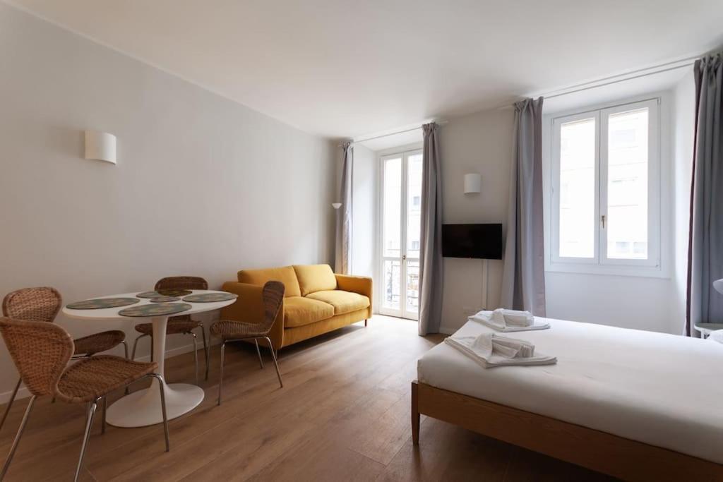 Youhosty - Ticinese Suite 1 Милан Экстерьер фото